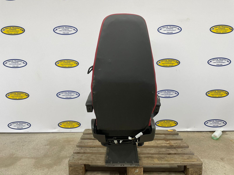 Volvo FH - Ülés: 5 kép. Volvo FH - Ülés: 5 kép.