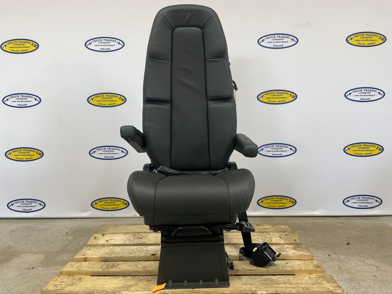 Volvo FH5 - Ülés: 2 kép. Volvo FH5 - Ülés: 2 kép.