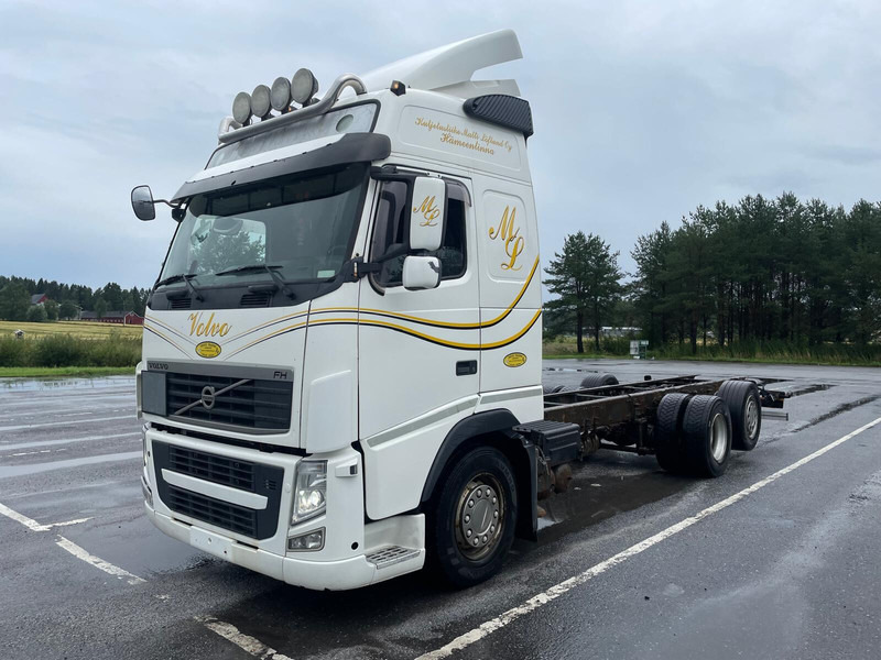 Volvo FH500 6x2 - Alvaz teherautó: 1 kép. Volvo FH500 6x2 - Alvaz teherautó: 1 kép.