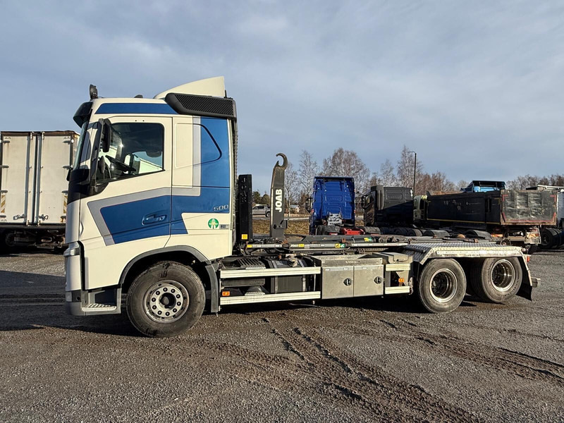 Volvo FH500 - Horgos rakodó teherautó: 4 kép. Volvo FH500 - Horgos rakodó teherautó: 4 kép.