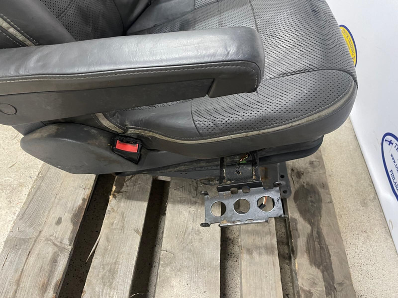 Volvo FM - Ülés: 4 kép. Volvo FM - Ülés: 4 kép.