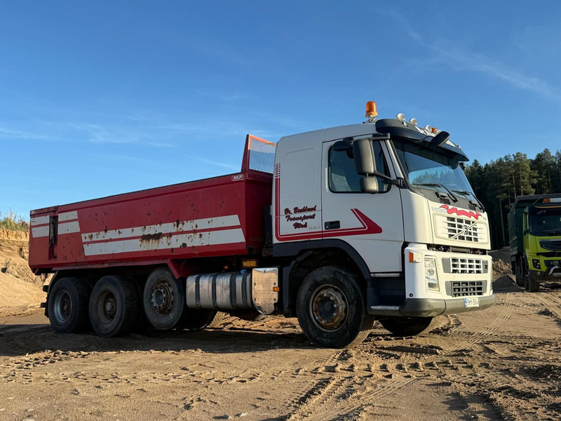 Volvo FM440 - Billenőplatós teherautó: 2 kép. Volvo FM440 - Billenőplatós teherautó: 2 kép.