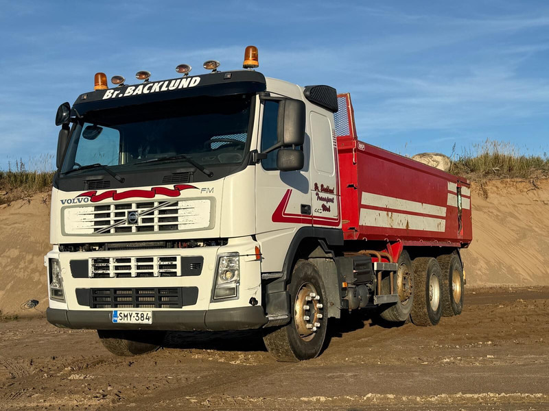 Volvo FM440 - Billenőplatós teherautó: 1 kép. Volvo FM440 - Billenőplatós teherautó: 1 kép.