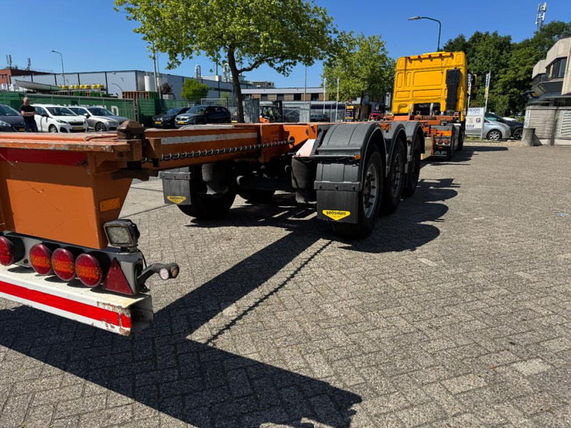 Broshuis MFCC container chassis Multi functioneel 2x 20 1x 30 1x 40 1x 45 saf assen uitschuifbaar tot 14,40 - Félpótkocsi alváz: 3 kép. Broshuis MFCC container chassis Multi functioneel 2x 20 1x 30 1x 40 1x 45 saf assen uitschuifbaar tot 14,40 - Félpótkocsi alváz: 3 kép.
