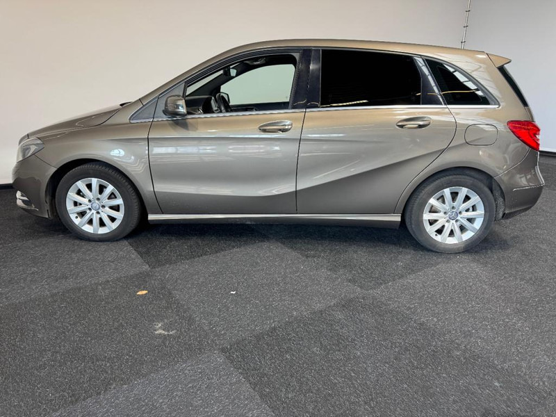 Mercedes-Benz B-Klasse 180 automaat Leer B 180 Ambition 5 Automaat wit Leer - Autó: 3 kép. Mercedes-Benz B-Klasse 180 automaat Leer B 180 Ambition 5 Automaat wit Leer - Autó: 3 kép.