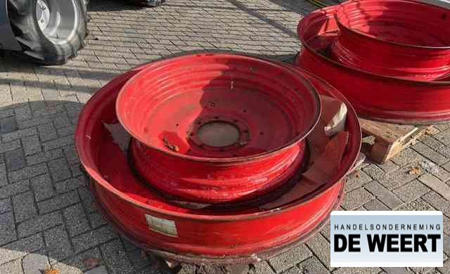 Fendt velgen 50" - Gumiabroncsok és felnik - Mezőgazdasági gépek: 4 kép. Fendt velgen 50" - Gumiabroncsok és felnik - Mezőgazdasági gépek: 4 kép.