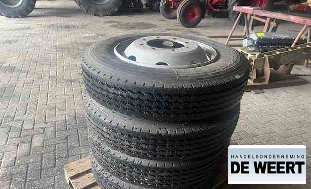 Michelin 9R22.5 , 9 R 22.5 - Gumiabroncsok és felnik - Mezőgazdasági gépek: 4 kép. Michelin 9R22.5 , 9 R 22.5 - Gumiabroncsok és felnik - Mezőgazdasági gépek: 4 kép.
