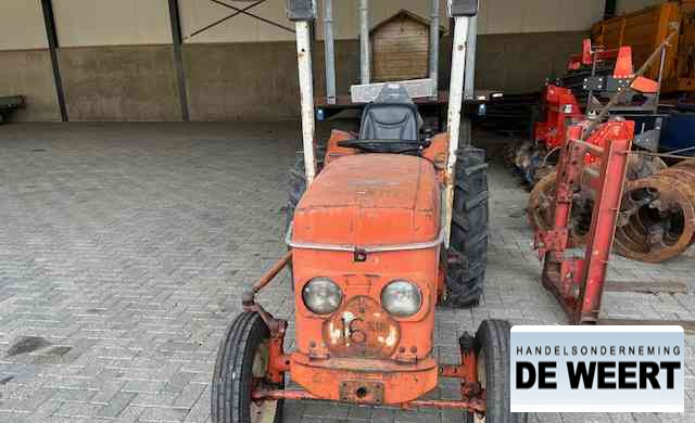 Renault type 50 smalspoor traktor - Kistraktor: 4 kép. Renault type 50 smalspoor traktor - Kistraktor: 4 kép.