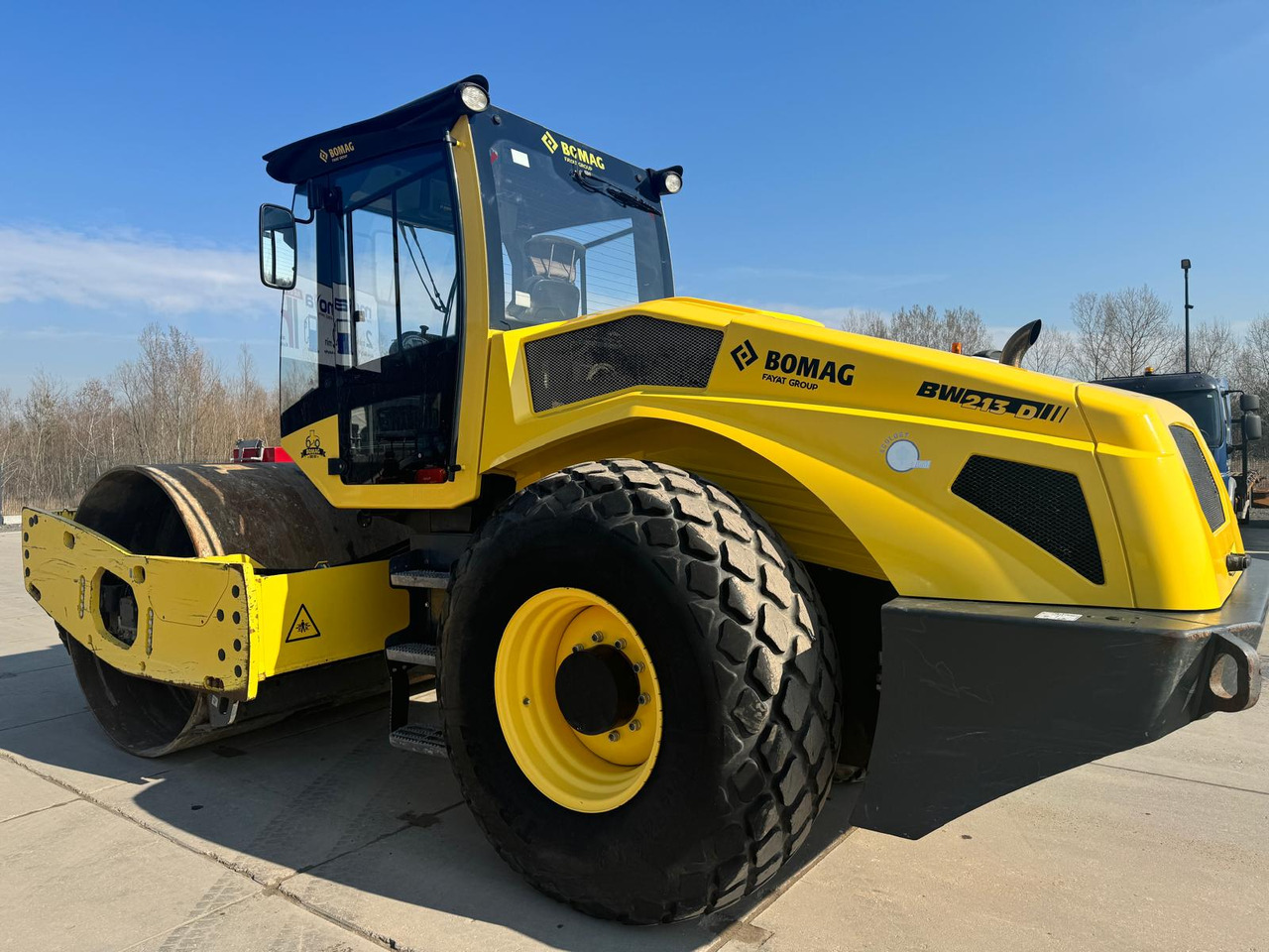 Bomag BW 213-D5 2017 - Talajtömörítő: 1 kép. Bomag BW 213-D5 2017 - Talajtömörítő: 1 kép.