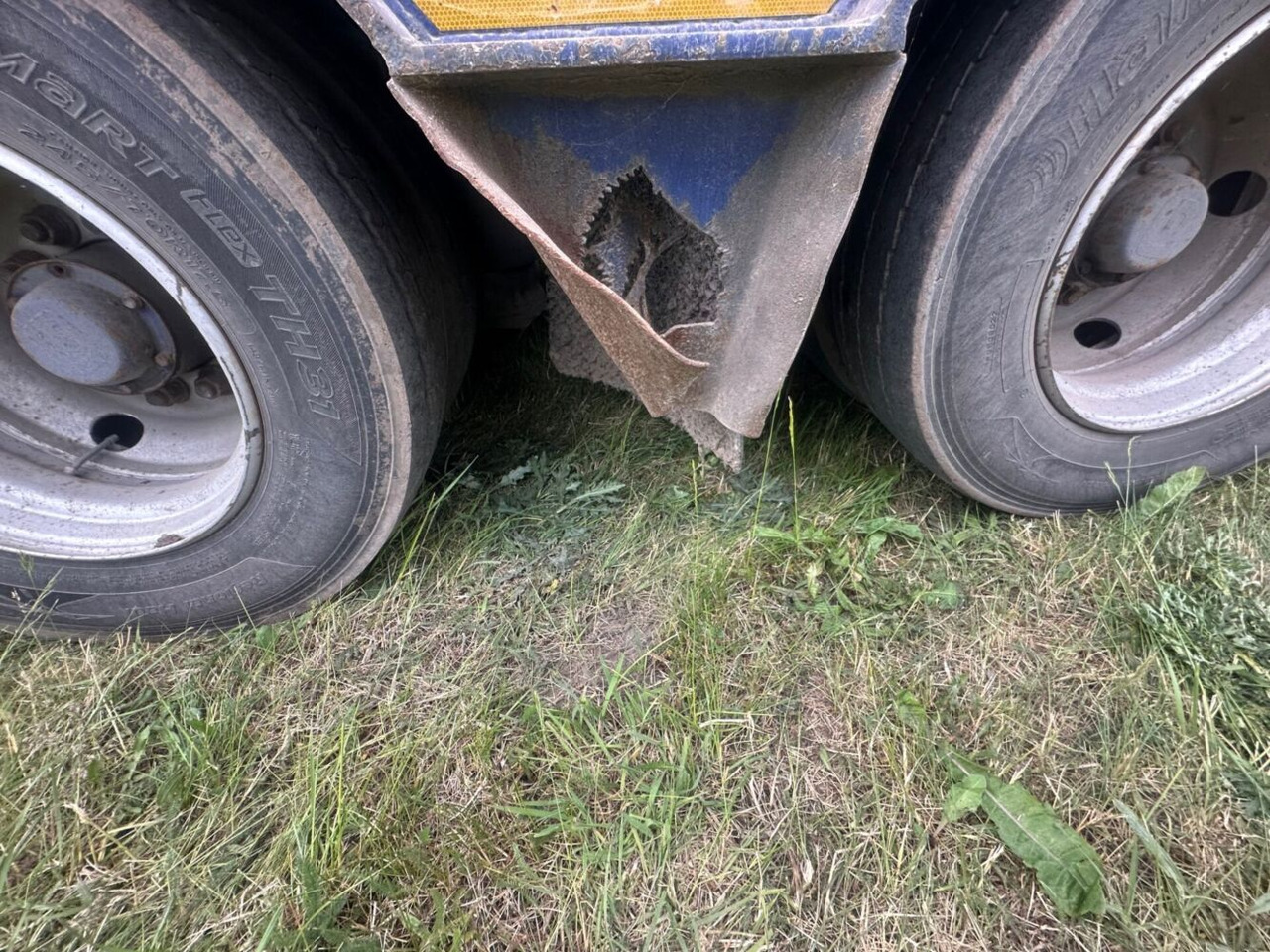 Félpótkocsi mélybölcsős CHIEFTAIN TRAILERS LTD naczepa niskopodwoziowa: 9 kép.