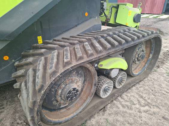CLAAS LEXION 670 - Kombájn: 2 kép. CLAAS LEXION 670 - Kombájn: 2 kép.