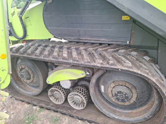 CLAAS LEXION 670 - Kombájn: 3 kép. CLAAS LEXION 670 - Kombájn: 3 kép.