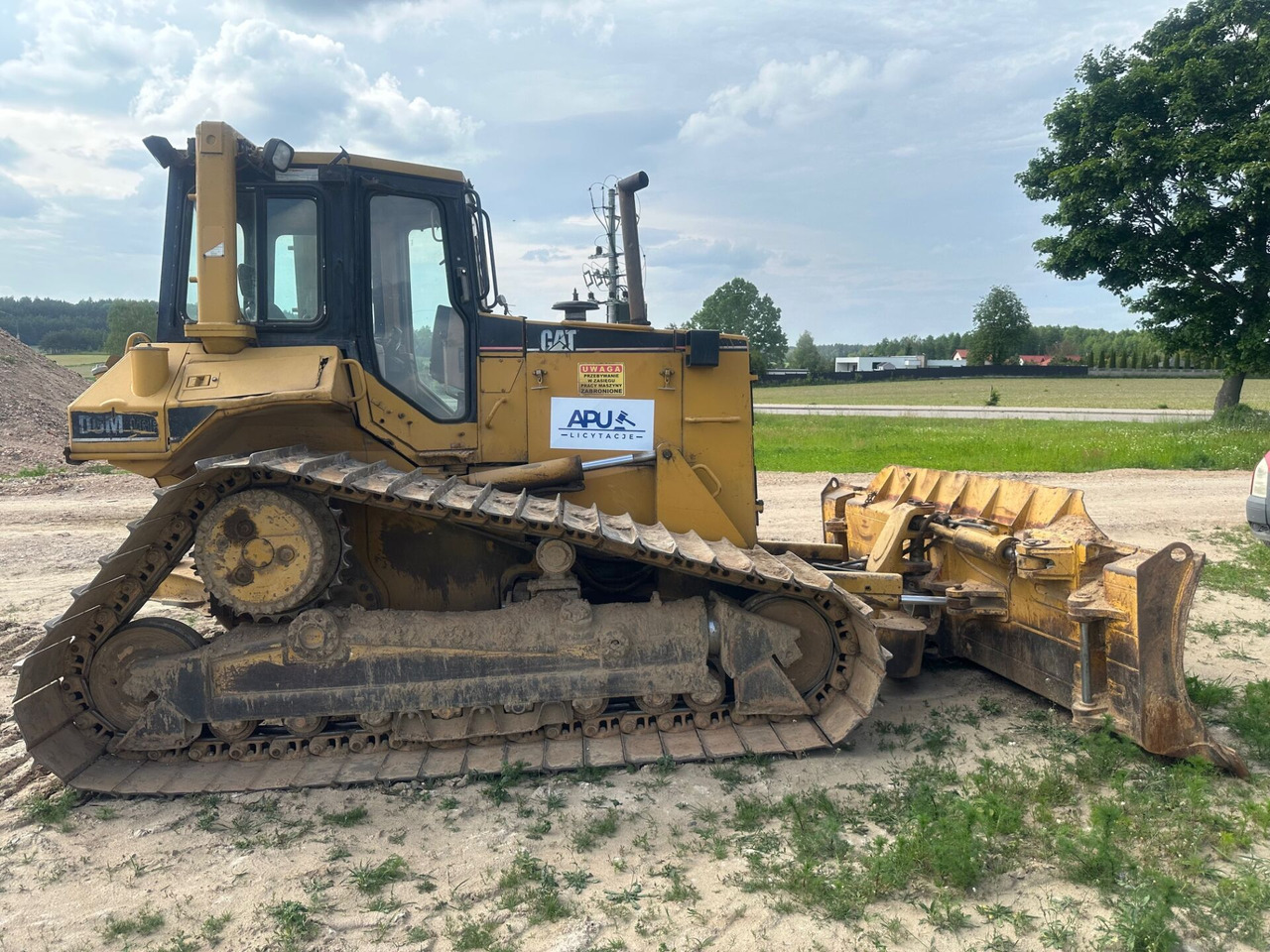 Caterpillar D6M LGP - Buldózer: 3 kép. Caterpillar D6M LGP - Buldózer: 3 kép.