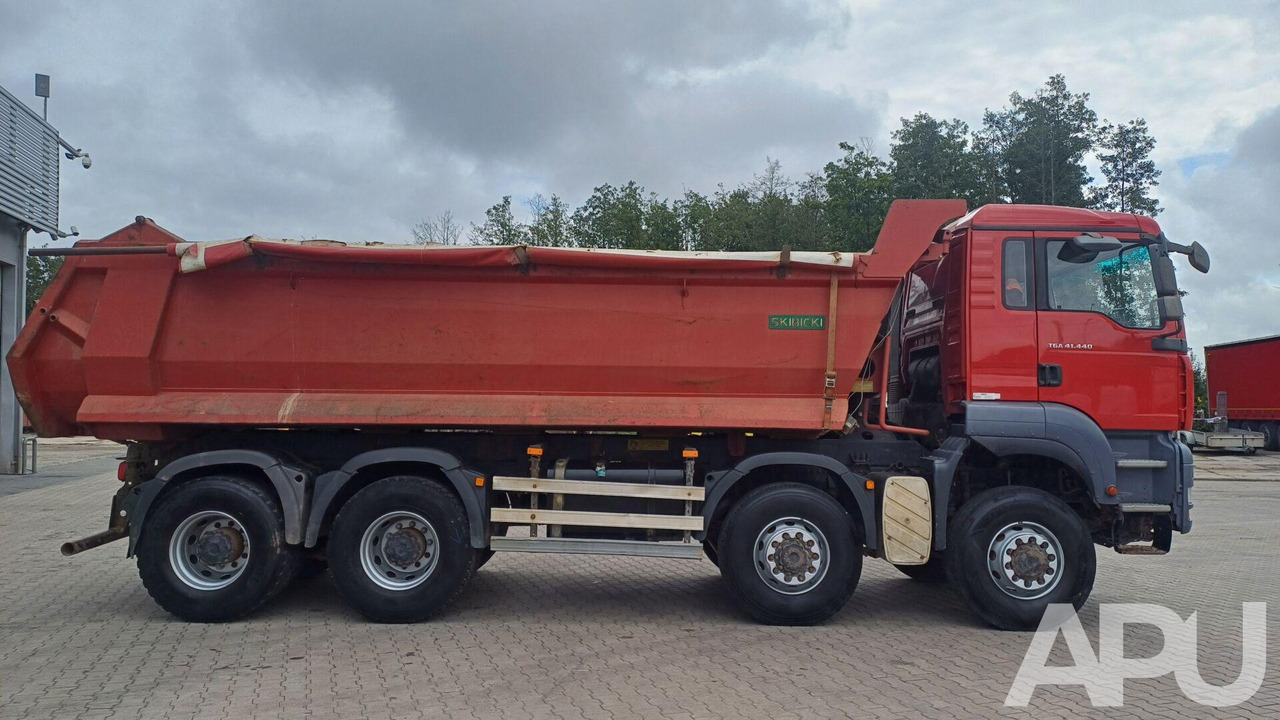 MAN TGA 41.440 8×8 - Billenőplatós teherautó: 5 kép. MAN TGA 41.440 8×8 - Billenőplatós teherautó: 5 kép.