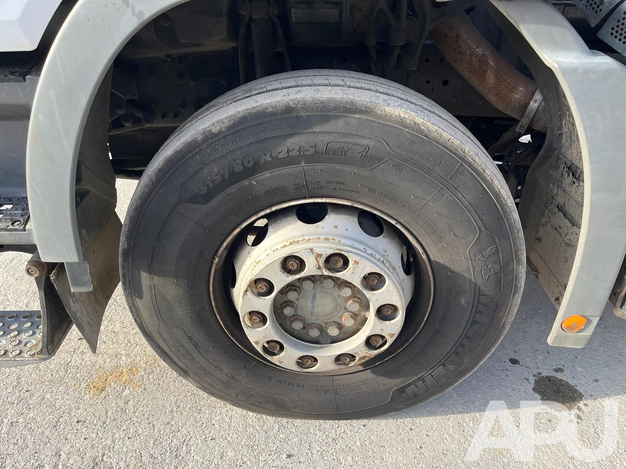 Mercedes-Benz Actros 1832 - Billenőplatós teherautó: 5 kép. Mercedes-Benz Actros 1832 - Billenőplatós teherautó: 5 kép.