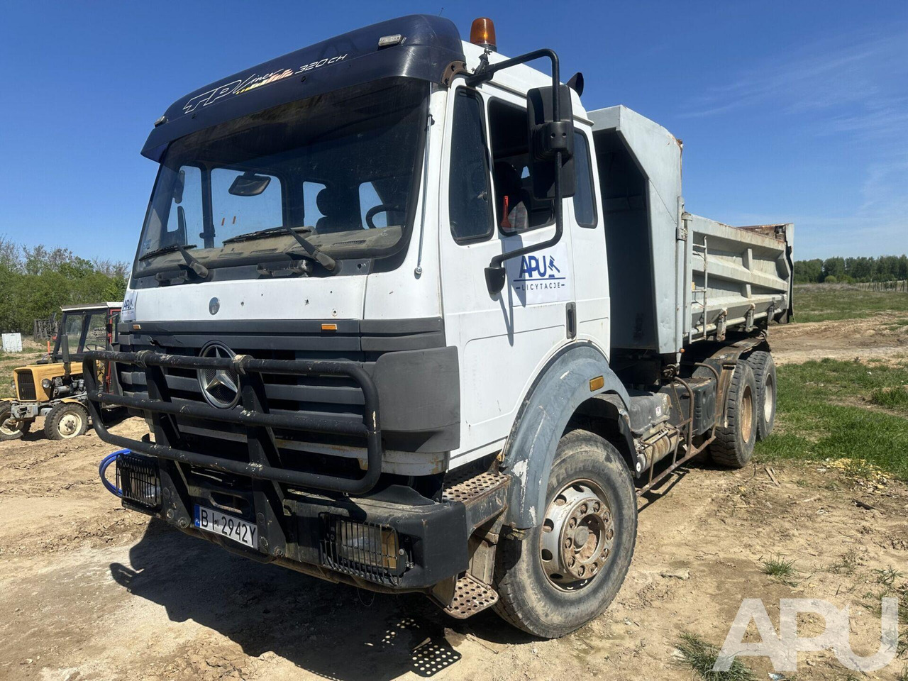 Mercedes-Benz Actros 2631 Wywrotka - Billenőplatós teherautó: 2 kép. Mercedes-Benz Actros 2631 Wywrotka - Billenőplatós teherautó: 2 kép.