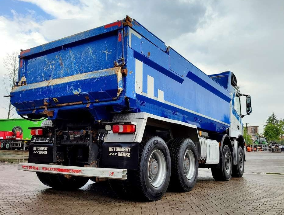 Mercedes-Benz Arocs 4151 - Billenőplatós teherautó: 4 kép. Mercedes-Benz Arocs 4151 - Billenőplatós teherautó: 4 kép.