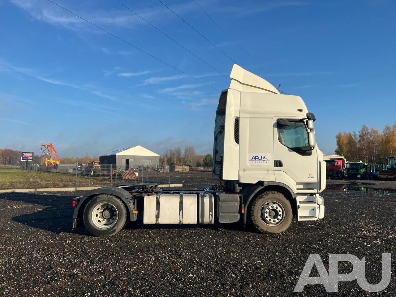 Renault Premium 460.19 T 4×2 - Nyergesvontató: 4 kép. Renault Premium 460.19 T 4×2 - Nyergesvontató: 4 kép.