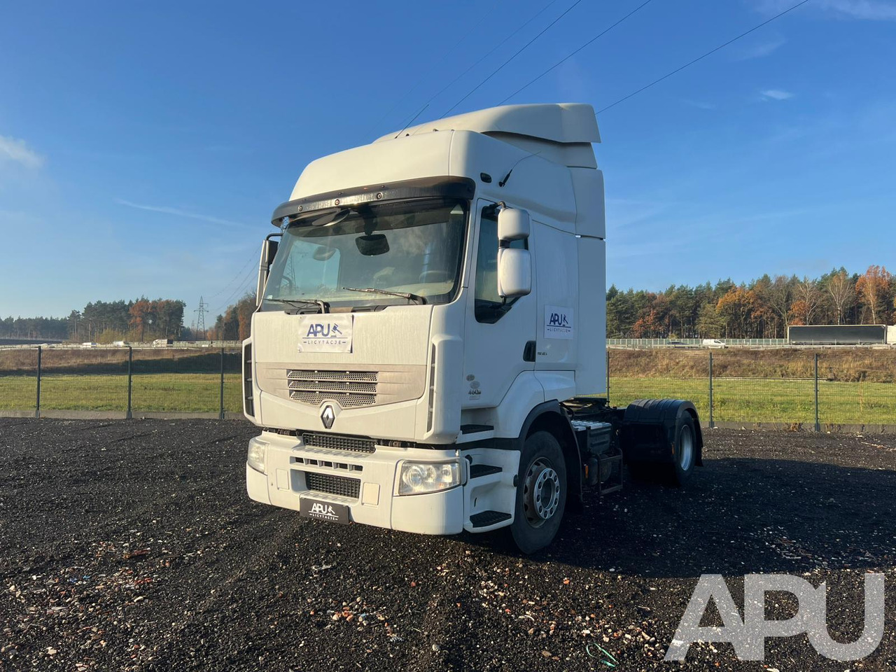 Renault Premium 460.19 T 4×2 - Nyergesvontató: 1 kép. Renault Premium 460.19 T 4×2 - Nyergesvontató: 1 kép.