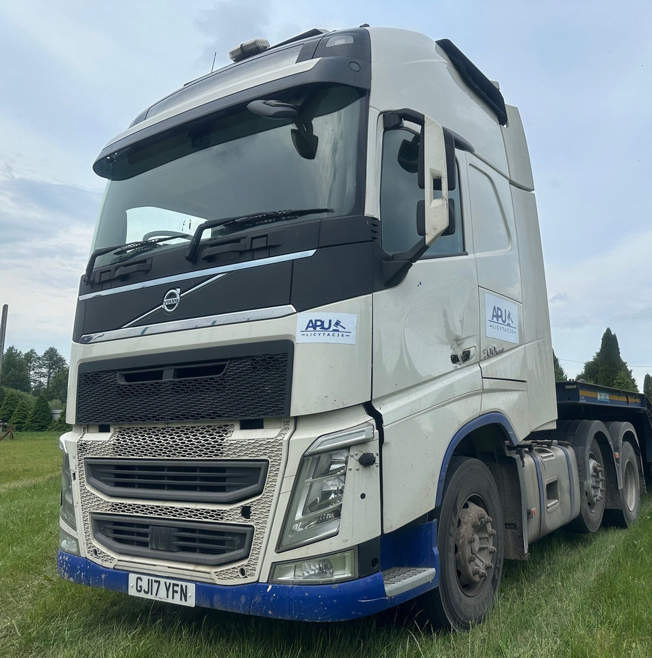 VOLVO FH500 6×2 - Nyergesvontató: 3 kép. VOLVO FH500 6×2 - Nyergesvontató: 3 kép.