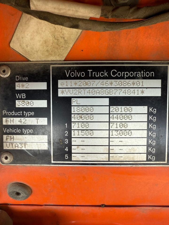 Volvo FH500 4×2 - Nyergesvontató: 2 kép. Volvo FH500 4×2 - Nyergesvontató: 2 kép.