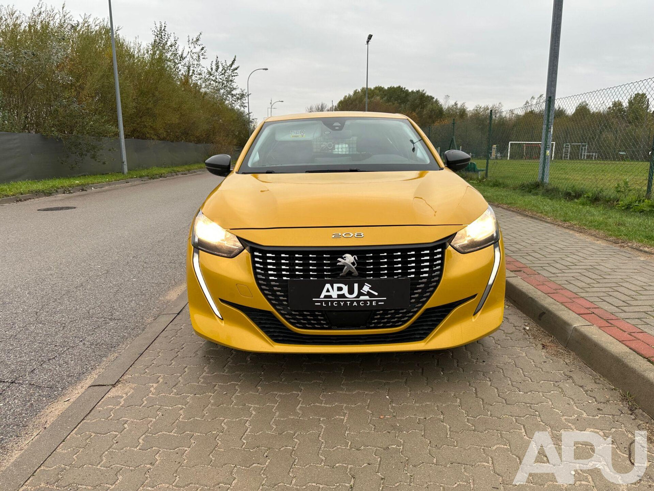 PEUGEOT 208 1,2 VAN - Autó: 2 kép. PEUGEOT 208 1,2 VAN - Autó: 2 kép.