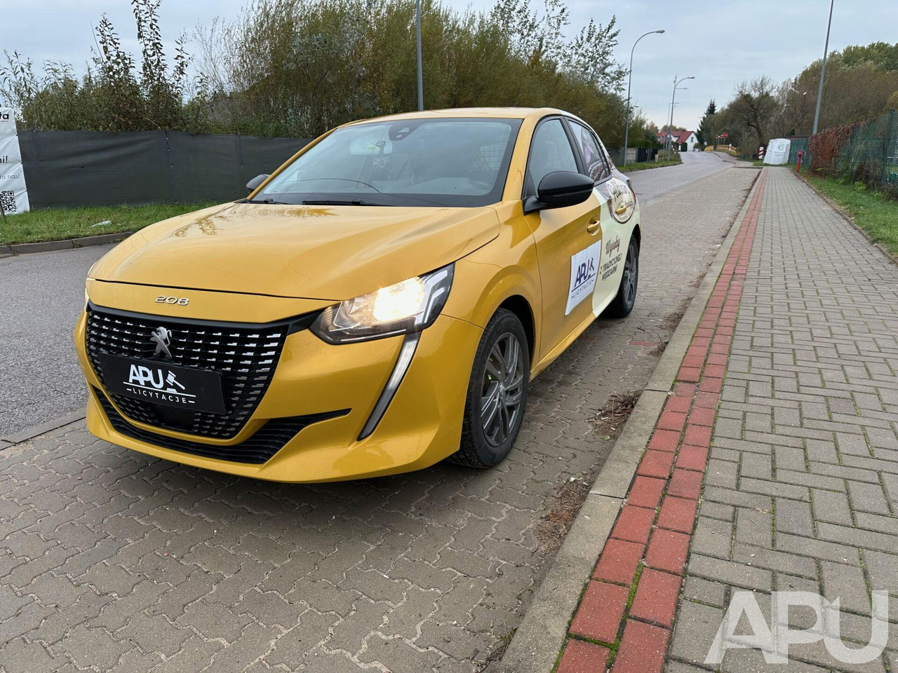 PEUGEOT 208 1,2 VAN - Autó: 4 kép. PEUGEOT 208 1,2 VAN - Autó: 4 kép.