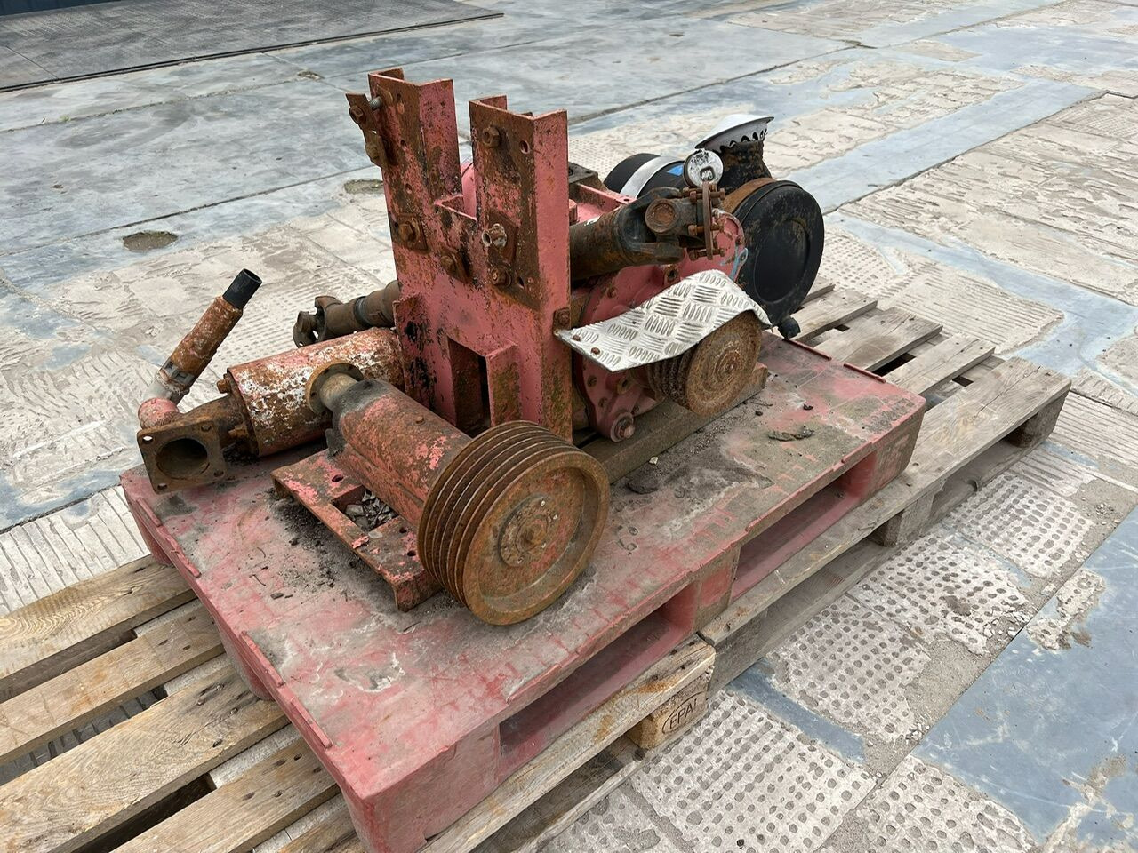 POMPA - Építőipari berendezések: 2 kép. POMPA - Építőipari berendezések: 2 kép.