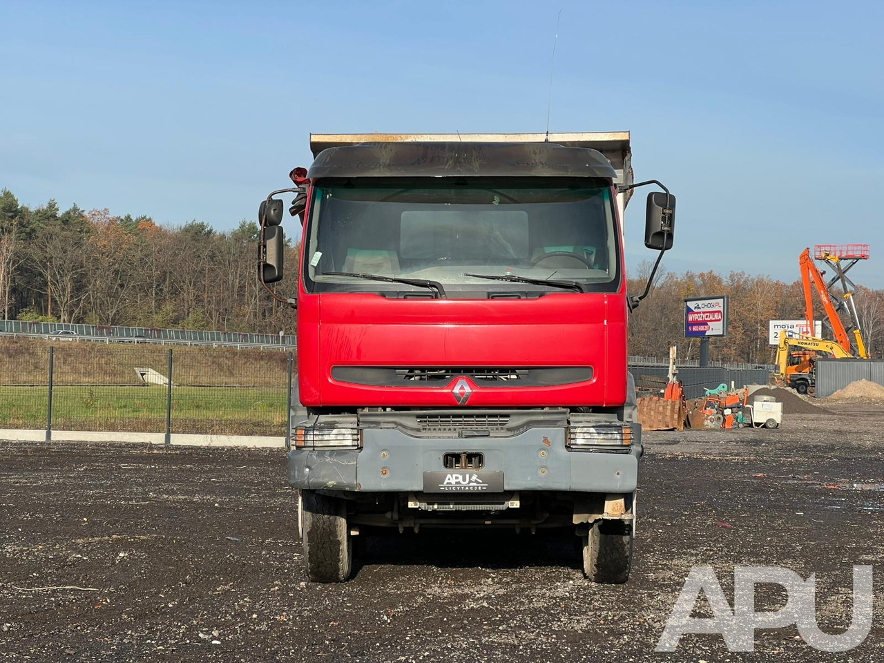 Renault Kerax 420 - Billenőplatós teherautó: 2 kép. Renault Kerax 420 - Billenőplatós teherautó: 2 kép.