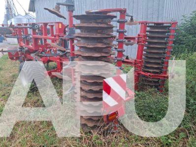 Unia Cross HP4 agregat ścierniskowy - Kultivátor: 2 kép. Unia Cross HP4 agregat ścierniskowy - Kultivátor: 2 kép.