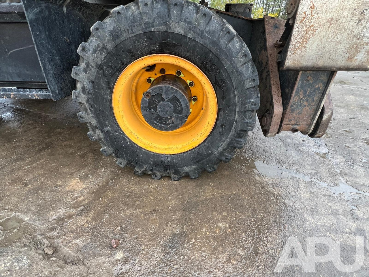 Koparka kołowa JCB JS175WT T4F - Gumikerekes kotró: 2 kép. Koparka kołowa JCB JS175WT T4F - Gumikerekes kotró: 2 kép.