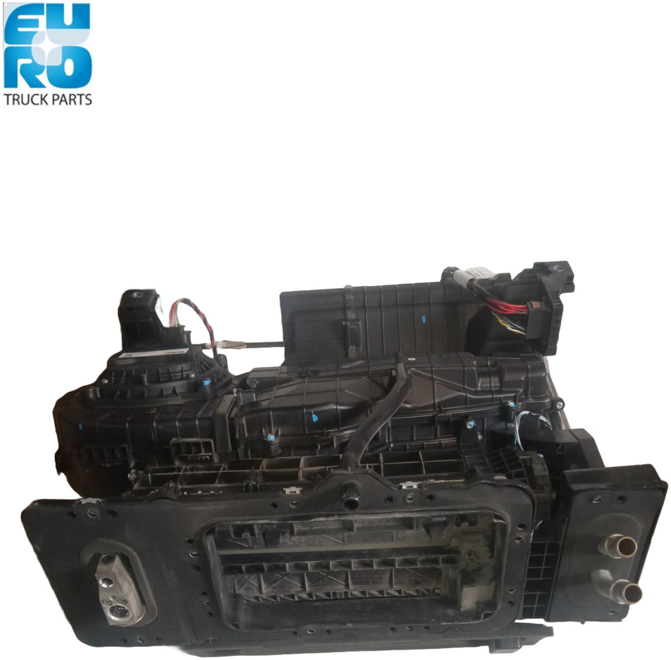 DAF XF 106 HEATER, CCC 2017-USED+DEPOSIT 2302628U - Radiátor - Teherautó: 5 kép. DAF XF 106 HEATER, CCC 2017-USED+DEPOSIT 2302628U - Radiátor - Teherautó: 5 kép.