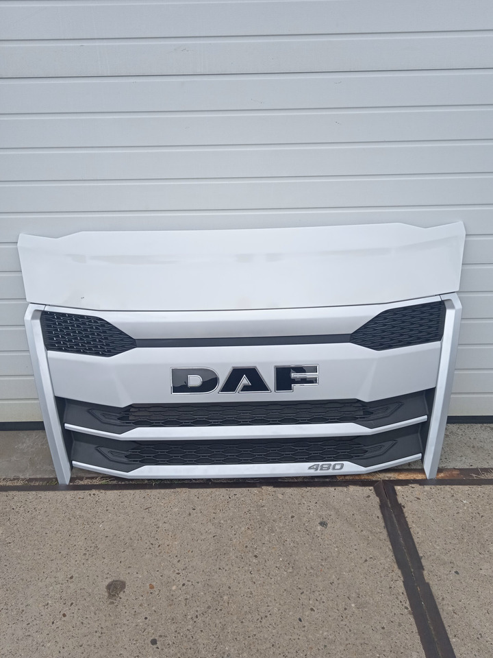 DAF XG, XG+, COMPLETE BOVEN GRILLE | GEBRUIKT | 000238 - Rács - Teherautó: 1 kép. DAF XG, XG+, COMPLETE BOVEN GRILLE | GEBRUIKT | 000238 - Rács - Teherautó: 1 kép.