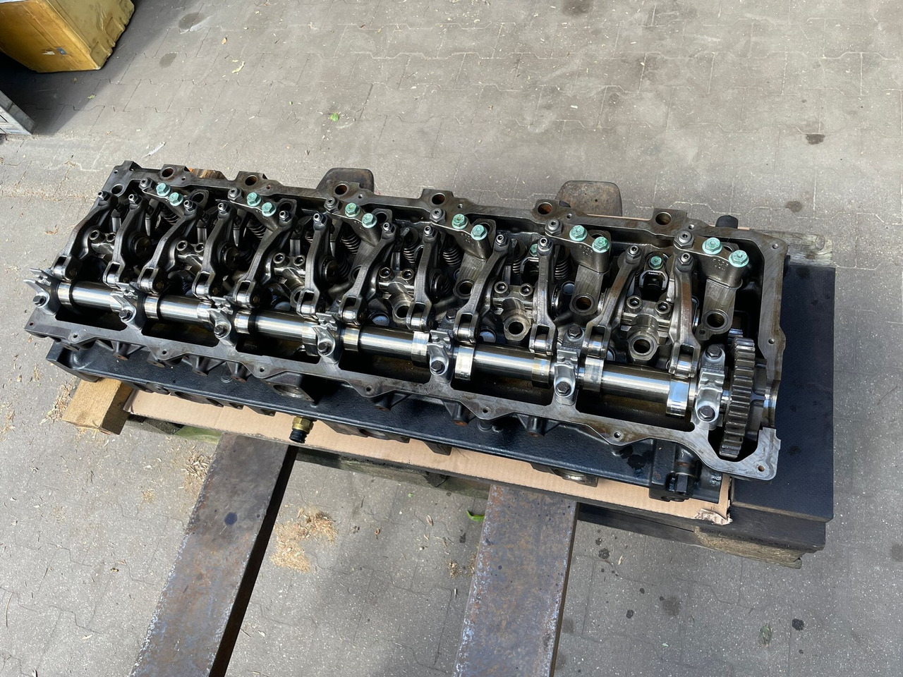 MAN CYLINDER HEAD D2676LF E 5-6 RECONDITIONED 51031006162REC - Motor fej - Teherautó: 2 kép. MAN CYLINDER HEAD D2676LF E 5-6 RECONDITIONED 51031006162REC - Motor fej - Teherautó: 2 kép.