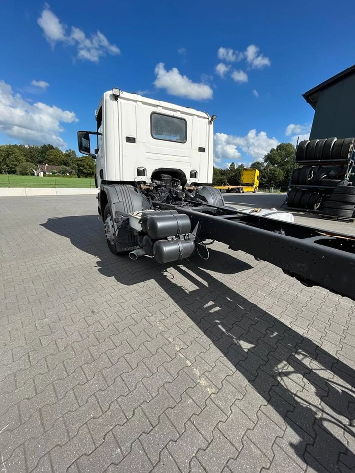 Scania Scania P124 360 1998 6x4 - Nyergesvontató: 5 kép. Scania Scania P124 360 1998 6x4 - Nyergesvontató: 5 kép.
