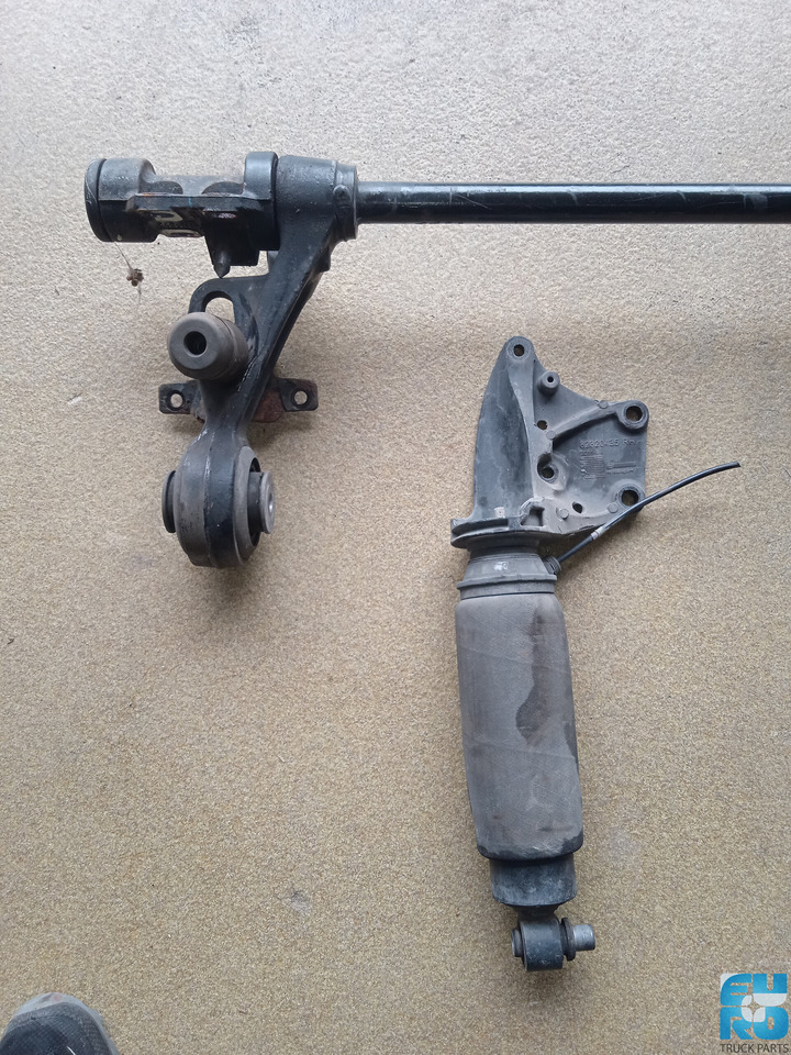 RENAULT TRUCK T CABINE STABILISATOR >2014 GEBRUIKT 7421874554U - Stabilizátor rúd - Teherautó: 3 kép. RENAULT TRUCK T CABINE STABILISATOR >2014 GEBRUIKT 7421874554U - Stabilizátor rúd - Teherautó: 3 kép.