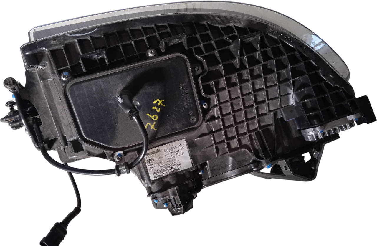 SCANIA S LED KOPLAMP RH USED 2674391U - Fényszóró - Teherautó: 2 kép. SCANIA S LED KOPLAMP RH USED 2674391U - Fényszóró - Teherautó: 2 kép.