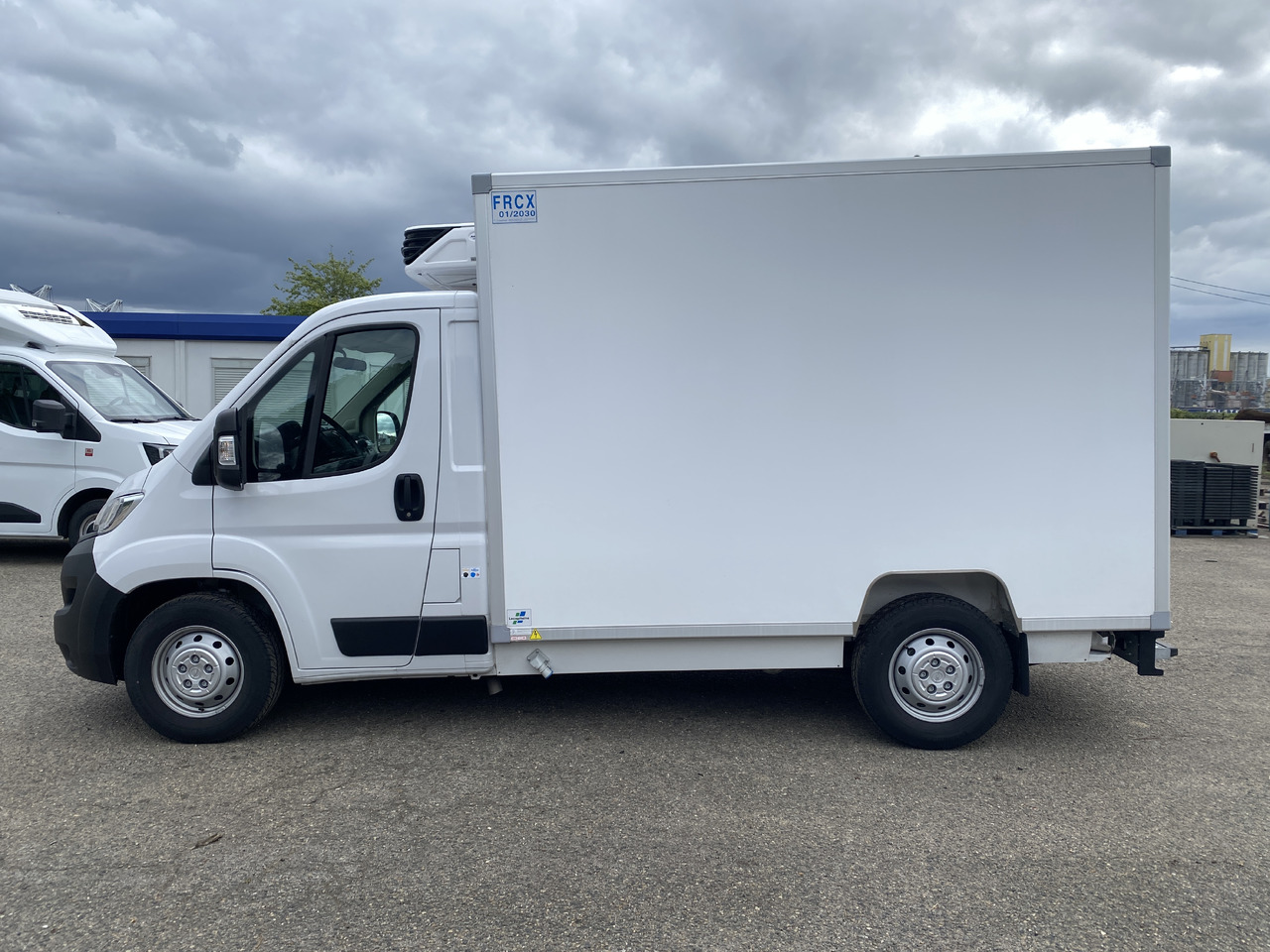 OPEL movano frigorifique - Hűtős kisteherautó: 4 kép. OPEL movano frigorifique - Hűtős kisteherautó: 4 kép.