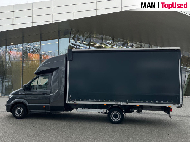MAN TGE 3.180 4X2F SB - Platós kisteherautó: 2 kép. MAN TGE 3.180 4X2F SB - Platós kisteherautó: 2 kép.