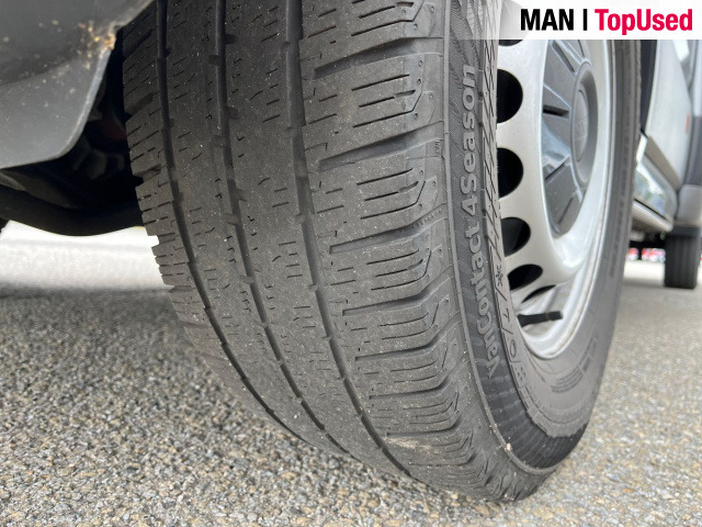 MAN TGE 3.180 4X2F SB - Platós kisteherautó: 4 kép. MAN TGE 3.180 4X2F SB - Platós kisteherautó: 4 kép.
