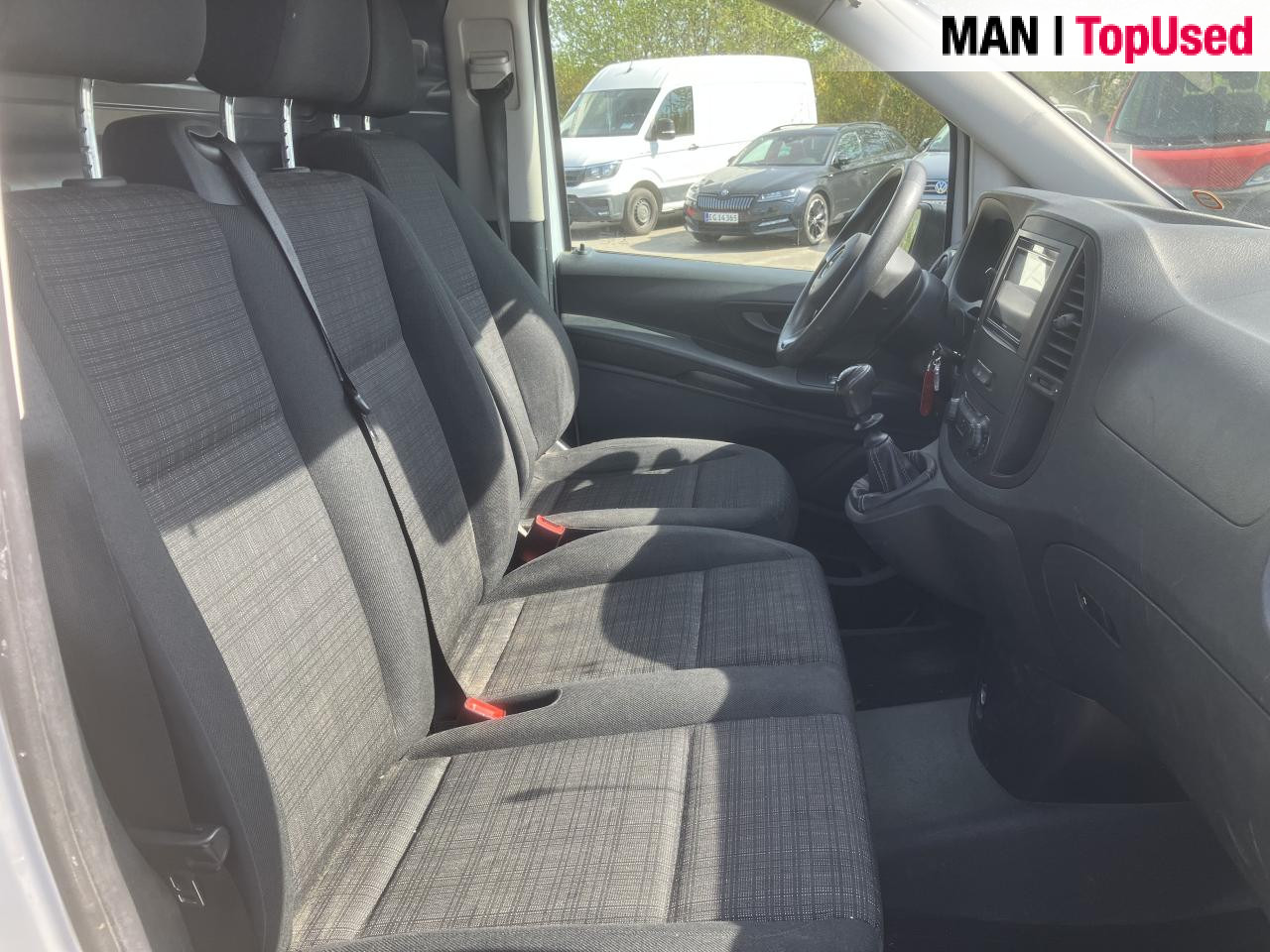 MERCEDES-BENZ VITO 111 KASSEVOGN - Kis furgon: 5 kép. MERCEDES-BENZ VITO 111 KASSEVOGN - Kis furgon: 5 kép.