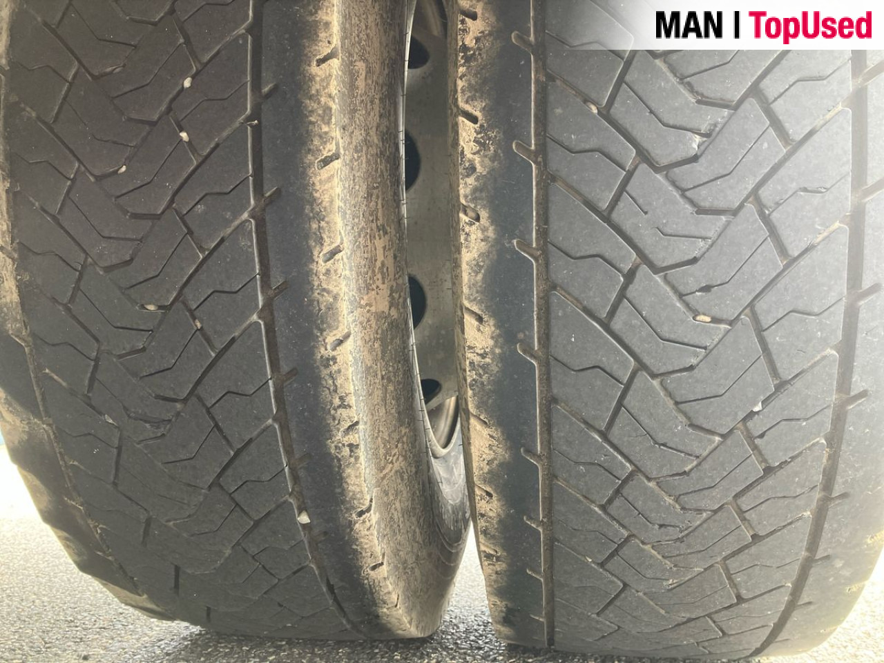 MAN TGX 18.470 4x2 BL SA "Retarder" - Nyergesvontató: 3 kép. MAN TGX 18.470 4x2 BL SA "Retarder" - Nyergesvontató: 3 kép.