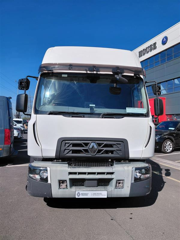 2 x Renault 2019 D 18 WIDE - Ponyvás teherautó: 3 kép. 2 x Renault 2019 D 18 WIDE - Ponyvás teherautó: 3 kép.
