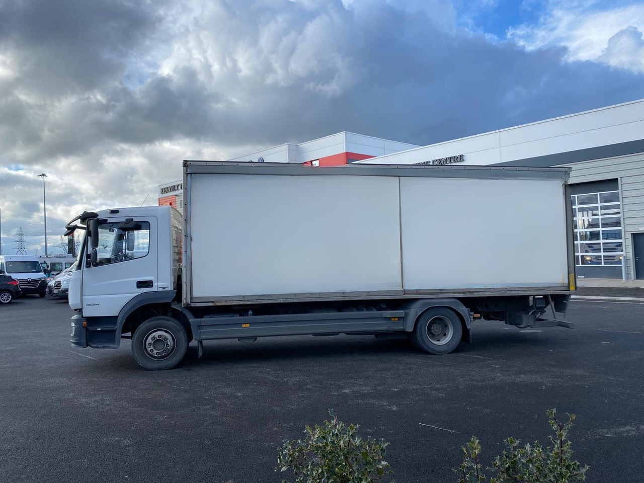 2014 Mercedes Atego 1524 - Dobozos felépítményű teherautó: 4 kép. 2014 Mercedes Atego 1524 - Dobozos felépítményű teherautó: 4 kép.