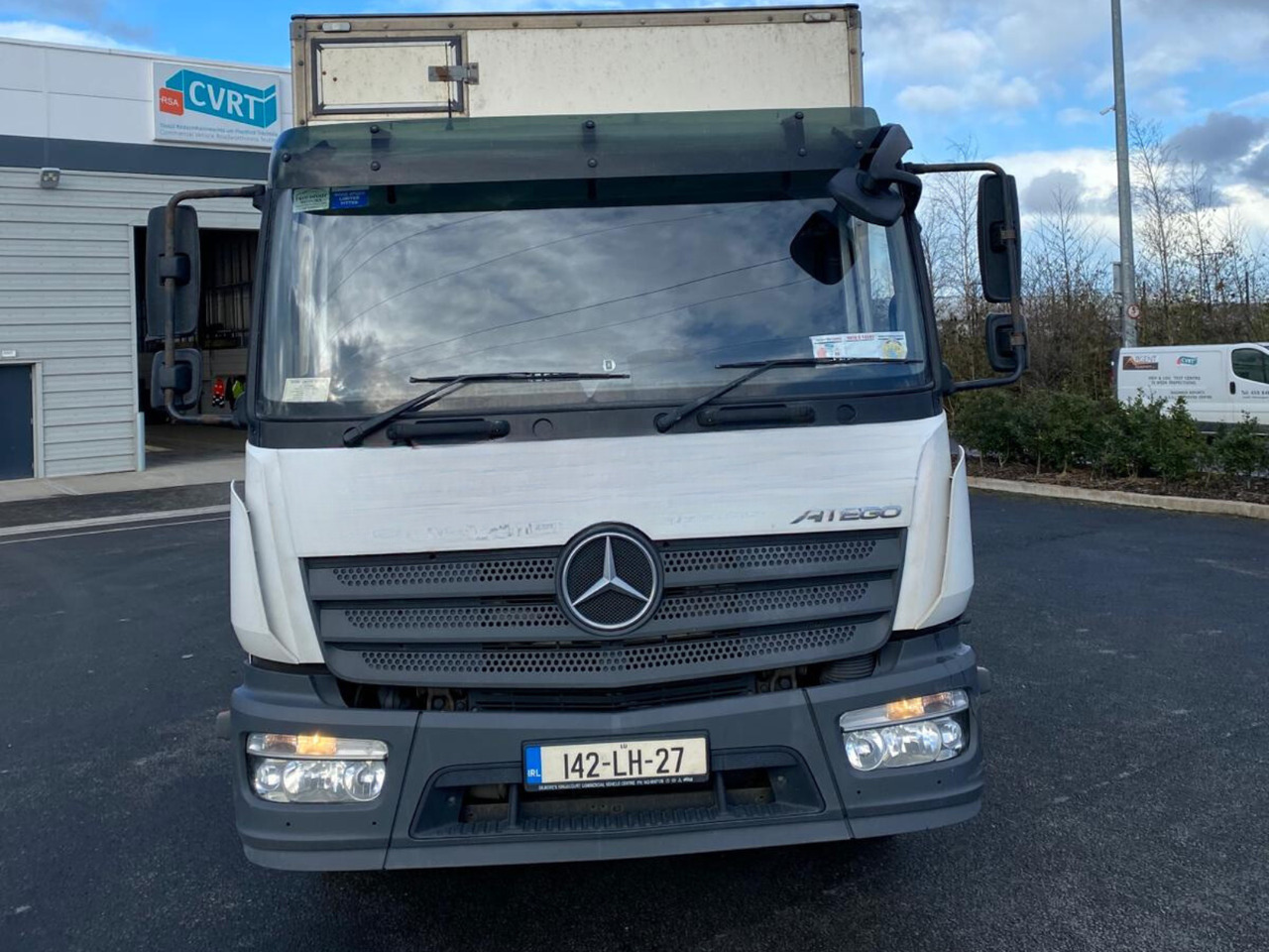 2014 Mercedes Atego 1524 - Dobozos felépítményű teherautó: 2 kép. 2014 Mercedes Atego 1524 - Dobozos felépítményű teherautó: 2 kép.