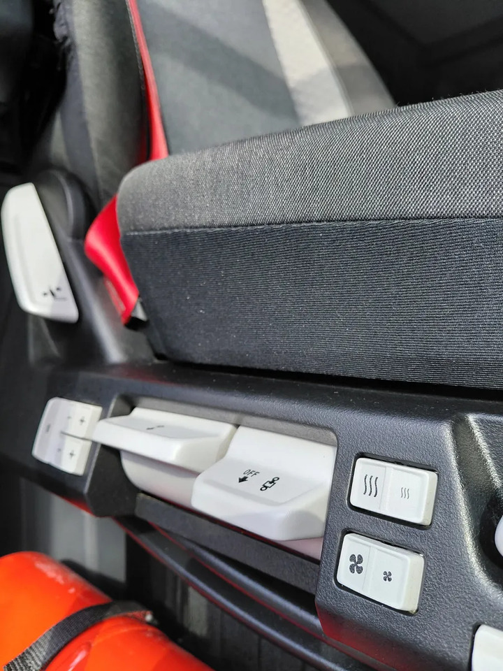 2022 Renault K 440 Tipper - Billenőplatós teherautó: 4 kép. 2022 Renault K 440 Tipper - Billenőplatós teherautó: 4 kép.