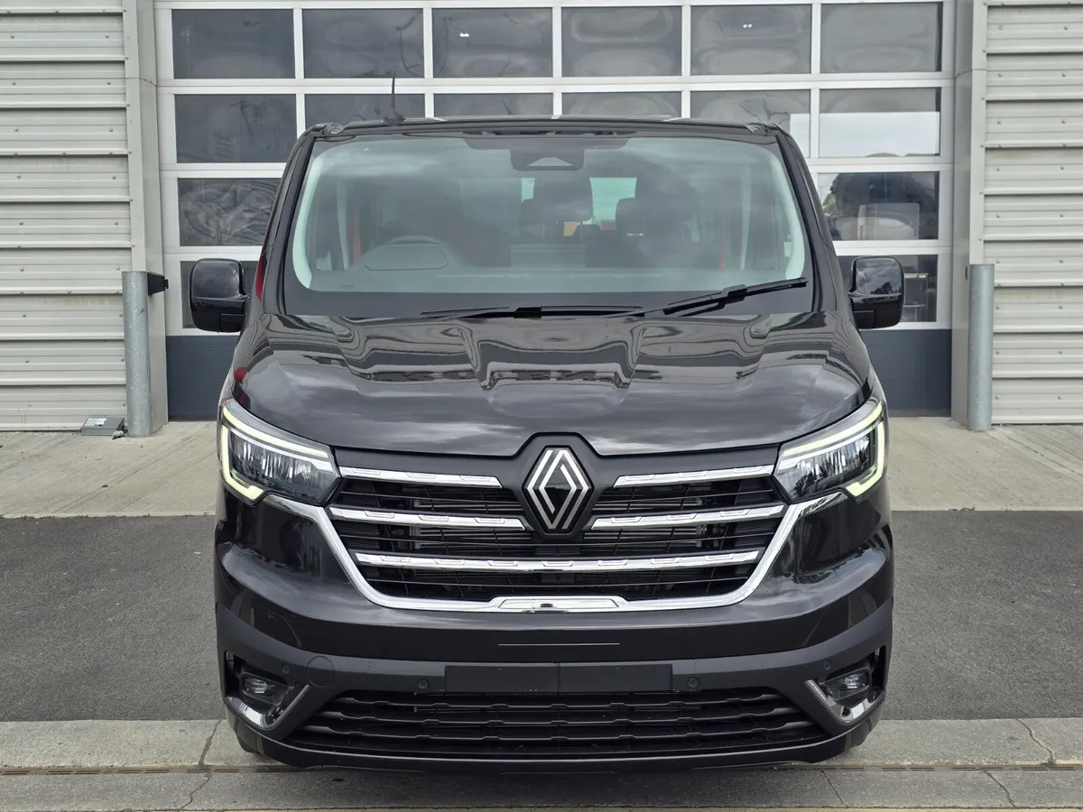 2025 Renault Trafic Combi 170BHP Auto - Kisbusz: 3 kép. 2025 Renault Trafic Combi 170BHP Auto - Kisbusz: 3 kép.