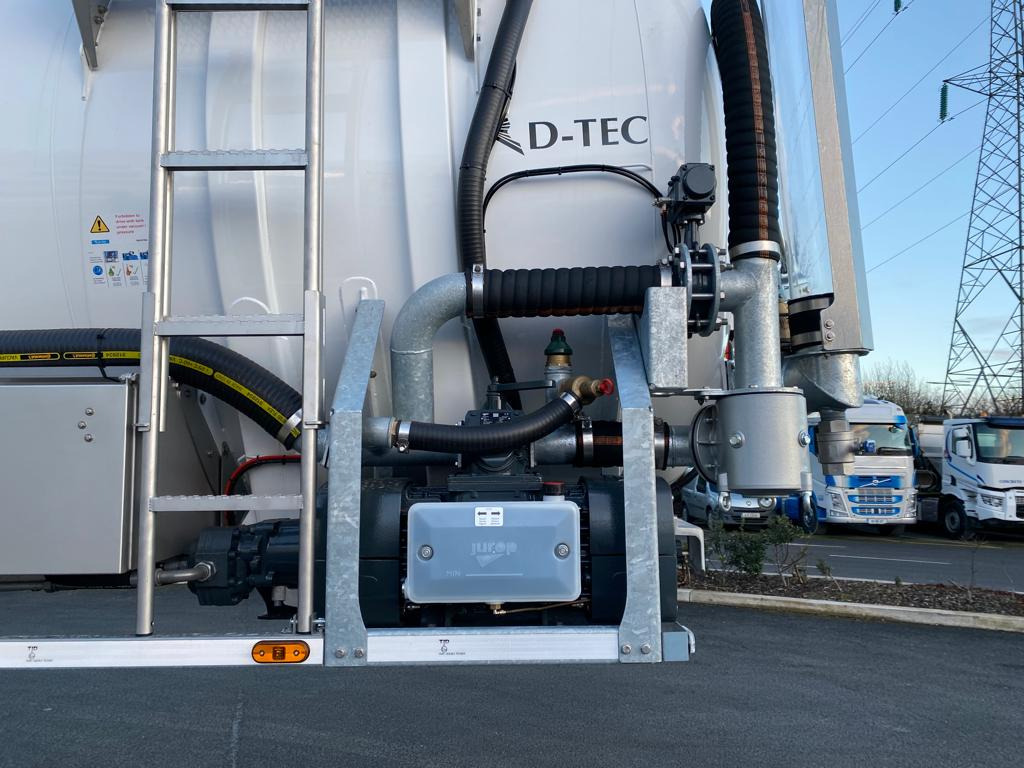 NEW D-TEC SV2006 VACUUM TANK - Tartályos félpótkocsi: 5 kép. NEW D-TEC SV2006 VACUUM TANK - Tartályos félpótkocsi: 5 kép.