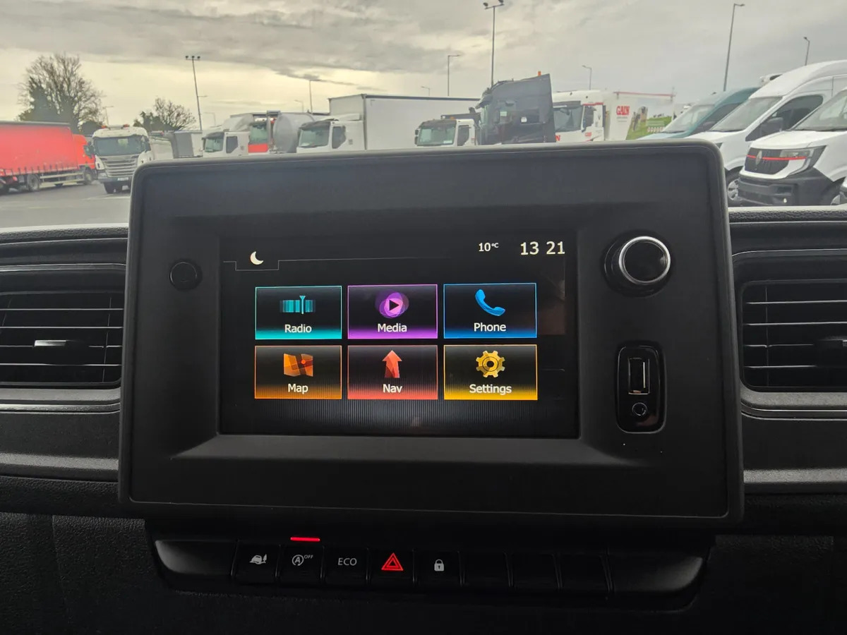 New Renault Master L4H2 RWD - Furgon: 5 kép. New Renault Master L4H2 RWD - Furgon: 5 kép.