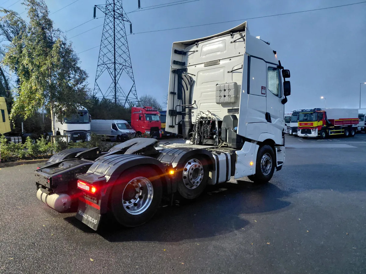 2019 Renault T-High 480 - Nyergesvontató: 4 kép. 2019 Renault T-High 480 - Nyergesvontató: 4 kép.